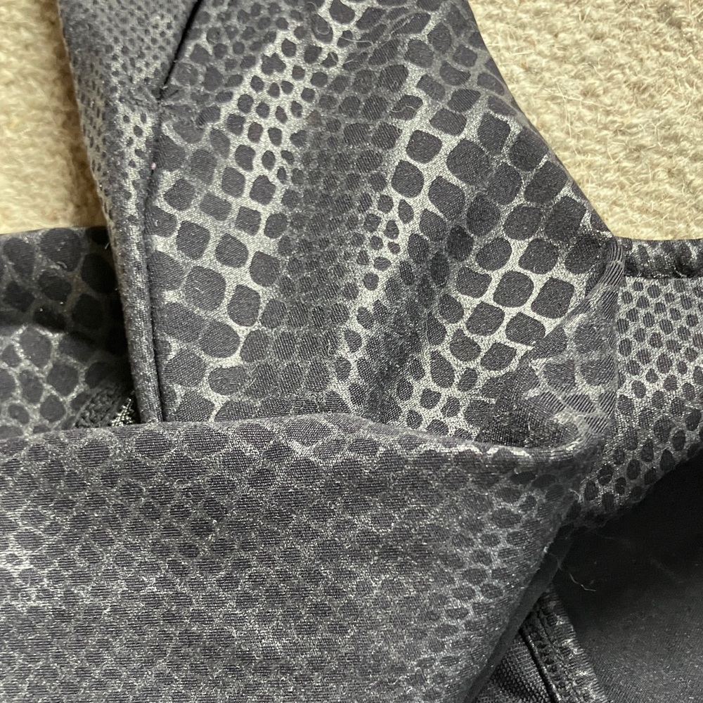 SET 3 piece Black Snake Print Leggings - Picture 4 of 16